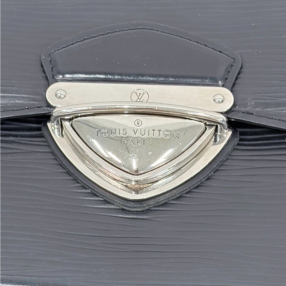 💯. Louis Vuitton Black Epi Eugenie Leather Chain Crossbody Wallet - Picture 2 of 6